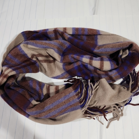 Nano Universe 💯 Cashmere  20 by 75 inches - Picture 9 of 10